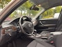 BMW 3-Serie 325i Business Line Aut. | Xenon | Apple Carplay | Slechts 125.000KM | Orgineel NL Geleverd | Trekhaak | PDC | Historie