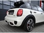 MINI Cooper S Mini 2.0 John Cooper Works | Pano | Carplay | JCW Kit | PDC | Carplay | Stoelverwarming | Leder | Cruise | Schakelpaddles | Pepper White