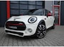 MINI Cooper S Mini 2.0 John Cooper Works | Pano | Carplay | JCW Kit | PDC | Carplay | Stoelverwarming | Leder | Cruise | Schakelpaddles | Pepper White