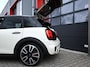 MINI Cooper S Mini 2.0 John Cooper Works | Pano | Carplay | JCW Kit | PDC | Carplay | Stoelverwarming | Leder | Cruise | Schakelpaddles | Pepper White
