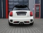 MINI Cooper S Mini 2.0 John Cooper Works | Pano | Carplay | JCW Kit | PDC | Carplay | Stoelverwarming | Leder | Cruise | Schakelpaddles | Pepper White
