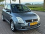 Suzuki Swift 1.3 Shogun 5-Drs Airco Electr. pakket Audio-CD/MP3 LMV 15" ABS EBD Getint glas Colorpakket Dealeronderhoud Nieuwe Apk