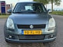 Suzuki Swift 1.3 Shogun 5-Drs Airco Electr. pakket Audio-CD/MP3 LMV 15" ABS EBD Getint glas Colorpakket Dealeronderhoud Nieuwe Apk