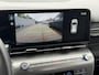 Hyundai Kona Comfort Smart 48.4 kWh / SOH 100% / Fabrieksgarantie tot 2-2030 / Adaptieve Cruise / Navigatie / Camera / Stoel Verwarming / Stuurwiel Verwarming / Adaptieve Cruise /