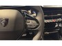 Peugeot 2008 GT | Active Safety Brake met camera en radar (automatisch noodremsysteem) met Distance Alert (waarschuwing dreigende aanrijding) | Advanced Active Safety Brake met camera en radar | Climate Control