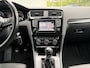 Volkswagen Golf Variant 1.2 TSI R-Line Blue-Motion 6-Bak 105 PK. Mooie en zeer goed onderhouden auto van de tweede eigenaar !!! Werkelijk als nieuw rijdende auto !! Kansje !