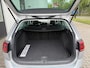 Volkswagen Golf Variant 1.2 TSI R-Line Blue-Motion 6-Bak 105 PK. Mooie en zeer goed onderhouden auto van de tweede eigenaar !!! Werkelijk als nieuw rijdende auto !! Kansje !