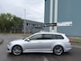 Volkswagen Golf Variant 1.2 TSI R-Line Blue-Motion 6-Bak 105 PK. Mooie en zeer goed onderhouden auto van de tweede eigenaar !!! Werkelijk als nieuw rijdende auto !! Kansje !