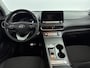 Hyundai Kona Electric EV COMFORT 64 kWh | PDC | 3 FASEN | WARMTEPOMP | CAMERA | CLIMA | CRUISE ADAPT. | NAVI | PRIVACY GLASS | DAKRAILING | APPLE CAR PLAY & ADROID AUTO |