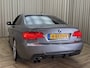 BMW 3-Serie Coupé 320i LCI M-Sport / Org.NL! / 19'' LMV / Xenon / Leder / Stoelverwarming / Cruise / ECC Clima / Navigatie