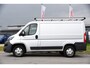 Peugeot Boxer 2.0 BlueHDI L1H1 Pro PB Edition Camera, Cruise, Multimedia, 130pk, Trekhaak, Airco, Radio, Uniek!
