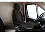 Peugeot Boxer 330 2.0 BlueHDI L2H2 Premium | Luchtgeveerde Stoel | Dubbele Schuifdeur | Trekhaak | Camera |