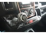 Peugeot Boxer 330 2.0 BlueHDI L2H2 Premium | Luchtgeveerde Stoel | Dubbele Schuifdeur | Trekhaak | Camera |