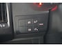 Peugeot Boxer 330 2.0 BlueHDI L2H2 Premium | Luchtgeveerde Stoel | Dubbele Schuifdeur | Trekhaak | Camera |