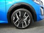 Peugeot e-208 GT | 8 jaar fabrieksgarantie of 160.000 kilometer op het accupakket | Adaptieve cruise control met Stop&Go functie | Armsteunen op de voorportieren bekleed met kunstleder met groen sierstiksel (GT-Line)