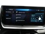 Peugeot e-208 GT | 8 jaar fabrieksgarantie of 160.000 kilometer op het accupakket | Adaptieve cruise control met Stop&Go functie | Armsteunen op de voorportieren bekleed met kunstleder met groen sierstiksel (GT-Line)