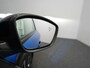 Peugeot e-208 GT | 8 jaar fabrieksgarantie of 160.000 kilometer op het accupakket | Adaptieve cruise control met Stop&Go functie | Armsteunen op de voorportieren bekleed met kunstleder met groen sierstiksel (GT-Line)