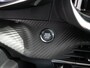 Peugeot e-208 GT | 8 jaar fabrieksgarantie of 160.000 kilometer op het accupakket | Adaptieve cruise control met Stop&Go functie | Armsteunen op de voorportieren bekleed met kunstleder met groen sierstiksel (GT-Line)