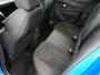 Peugeot e-208 GT | 8 jaar fabrieksgarantie of 160.000 kilometer op het accupakket | Adaptieve cruise control met Stop&Go functie | Armsteunen op de voorportieren bekleed met kunstleder met groen sierstiksel (GT-Line)