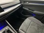 Volkswagen Golf Style 1.5 TSI 130pk Panoramadak, Adaptive cruise control, Achteruitrijcamera, Navigatie, LED koplampen, Parkeersensoren, App connect
