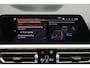 BMW 3-Serie Touring 330e Business Edition Plus M-sport Panoramadak, M-Sportstoelen, Carbon, Camera, Elektr. Trekhaak, 19''