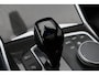 BMW 3-Serie Touring 330e Business Edition Plus M-sport Panoramadak, M-Sportstoelen, Carbon, Camera, Elektr. Trekhaak, 19''