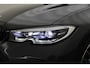 BMW 3-Serie Touring 330e Business Edition Plus M-sport Panoramadak, M-Sportstoelen, Carbon, Camera, Elektr. Trekhaak, 19''
