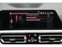 BMW 3-Serie Touring 330e Business Edition Plus M-sport Panoramadak, M-Sportstoelen, Carbon, Camera, Elektr. Trekhaak, 19''