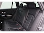 BMW 3-Serie Touring 330e Business Edition Plus M-sport Panoramadak, M-Sportstoelen, Carbon, Camera, Elektr. Trekhaak, 19''