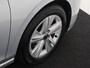 Volkswagen Golf 1.0 TSI Life | Achteruitrijcamera | Dodehoek detectie | Navigatie | Adaptieve cruise control | 3-zone airco | Elektrisch inklapbare buitenspiegels | Draadloze telefoonlader |