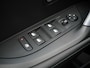 Peugeot e-2008 EV Allure 50 kWh | Apple Carplay/Android Auto | 3D-Cockpit | 17-Inch Lichtmetalen Velgen | Cruise Control | Camera Achter