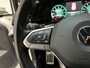Volkswagen Golf 1.5 TSI 150pk 6-bak Stoelverwarming Sfeerverlichting Parkeersensoren Navigatie