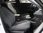Peugeot 208 Hybrid 100PK e-DCS6 Allure | 1ste eigenaar | AppleCarplay/AndroidAuto | Parkeersensoren | FULL LED | Navigatie | Lederen Stuurwiel | Climate Control | Cruise Control | 16" LMV | Isofix | Privacy Glass |