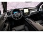 Volvo XC60 2.0 T8 Plug-in hybrid AWD Ultra Black Edition Executive | Luchtvering | 22" | Gelamineerd Glas | Bowers & Wilkins | Stoelmassage & Ventilatie | Stoel & Stuurverwarming | 360 Camera | Pilot Assist | BLIS |