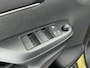 Toyota Yaris Cross 1.5 Hybrid Dynamic | Trekhaak | Dodehoek detectie | Stoel-/stuurverwarming | Navigatie | Apple Carplay / Android Auto | 17 inch