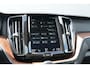 Volvo XC60 2.0 Recharge T6 AWD Business Pro - Trekhaak - Pano - H&K - Pilot Assist - Stoel/Stuurverwarming - BLIS - Rijklaar