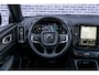 Volvo EX40 Single Motor Ext. Range Plus Bl. Ed. Europa 82 kWh | Harman/Kardon | Power Seats | BLIS | Adaptive Cruise Control | Stoelverwarming voor & achter | Stuurverwarming | Warmtepomp | Getint Glas |
