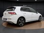 Volkswagen Golf 1.5 eHybrid Style | Pano Dak | Camera | ACC | Stuur-/Stoelverwarming | Spiegelpakket | Sportstoelen | Matrix LED |