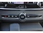 Volvo V90 T6 Recharge AWD Plus Bright - IntelliSafe Assist & Surround - 360º Camera - Harman/Kardon audio - Adaptieve LED koplampen - Verwarmde voorstoelen, stuur & achterbank - Parkeersensoren voor & achter - Elektr. bedienb. voorstoelen met geheugen - Extra getint glas - 19' LMV