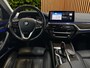 BMW 5-Serie 520i High Executive Luxury Line | NL auto | Comfortstoelen | Stoel+ stuurverw. | Apple Carplay | LED | 18''