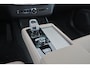 Volvo XC90 T8 Recharge AWD Ultra Dark Exec. Ed. - Luchtvering - Panorama/schuifdak - IntelliSafe Assist & Surround - 360º Camera - Bowers & Wilkins audio - Adaptieve LED koplampen - Verwarmde voorstoelen, stuur & achterbank - Parkeersensoren voor & achter - Elektr. bedienb. voorstoelen met geheugen - Head up display - Draadloze tel. lader - Extra getint glas - 22' LMV