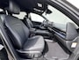 Hyundai Ioniq 6 Lounge AWD 325 pk 77.4 kWh / Fabrieksgarantie tot 5-2029 / tot 05-2032 Batterijgarantie / SoH accu 100 % / Dealer onderhouden / Camera spiegels / Schuifdak / Elektrische stoelen en klep / Leder / Camera 360° / BOSE / Adapt. CC / Stuur-, stoel- & achterbankverwarming / Stoelventilatie / 20" LM wielen /