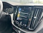 Volvo XC60 2.0 T8 Twin Engine AWD R-Design | Luchtvering | Stoelventilatie | 360 camera | Trekhaak | Bowers & Wilkins | Full option! |