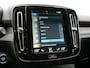 Volvo XC40 T5 Recharge R-Design PHEV 262pk Dealer O.H. | Trekhaak Af Fabriek | Camera | Alcantara Sportstoelen & Stuur Verwarmd | Keyless | Blis | Apple Carplay | Navigatie | DAB | Cruise Control | 19"L.M | Plug In Hybrid |