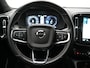 Volvo XC40 T5 Recharge R-Design PHEV 262pk Dealer O.H. | Trekhaak Af Fabriek | Camera | Alcantara Sportstoelen & Stuur Verwarmd | Keyless | Blis | Apple Carplay | Navigatie | DAB | Cruise Control | 19"L.M | Plug In Hybrid |
