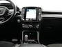 Volvo XC40 T5 Recharge R-Design PHEV 262pk Dealer O.H. | Trekhaak Af Fabriek | Camera | Alcantara Sportstoelen & Stuur Verwarmd | Keyless | Blis | Apple Carplay | Navigatie | DAB | Cruise Control | 19"L.M | Plug In Hybrid |