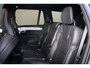Volvo XC90 T8 Recharge AWD Black Edition Ultra Dark Exec. Ed. - Luchtvering - Panorama/schuifdak - IntelliSafe Assist & Surround - 360º Camera - Bowers & Wilkins audio - Adaptieve LED koplampen - Verwarmde voorstoelen, stuur & achterbank - Parkeersensoren voor & achter - Elektr. bedienb. voorstoelen met geheugen - Head up display - Draadloze tel. lader - Extra getint glas - 22' LMV