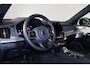 Volvo XC90 T8 Recharge AWD Black Edition Ultra Dark Exec. Ed. - Luchtvering - Panorama/schuifdak - IntelliSafe Assist & Surround - 360º Camera - Bowers & Wilkins audio - Adaptieve LED koplampen - Verwarmde voorstoelen, stuur & achterbank - Parkeersensoren voor & achter - Elektr. bedienb. voorstoelen met geheugen - Head up display - Draadloze tel. lader - Extra getint glas - Inklapbare trekhaak - 22' LMV