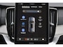 Volvo XC90 T8 Recharge AWD Black Edition Ultra Dark Exec. Ed. - Luchtvering - Panorama/schuifdak - IntelliSafe Assist & Surround - 360º Camera - Bowers & Wilkins audio - Adaptieve LED koplampen - Verwarmde voorstoelen, stuur & achterbank - Parkeersensoren voor & achter - Elektr. bedienb. voorstoelen met geheugen - Head up display - Draadloze tel. lader - Extra getint glas - 22' LMV