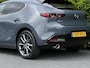 Mazda 3 2.0 e-SkyActiv-X M Hybrid 180 Luxury, BOSE SOUND, NAVIGATIE, KEYLESS, CRUISE CONTROL, CLIMATE CONTROL, STOEL/STUURVERWARMING, LED, DAB, PDC, LICHTMETAAL 18"
